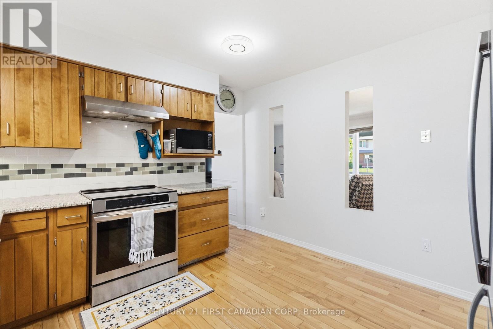 796 VISCOUNT ROAD - 19