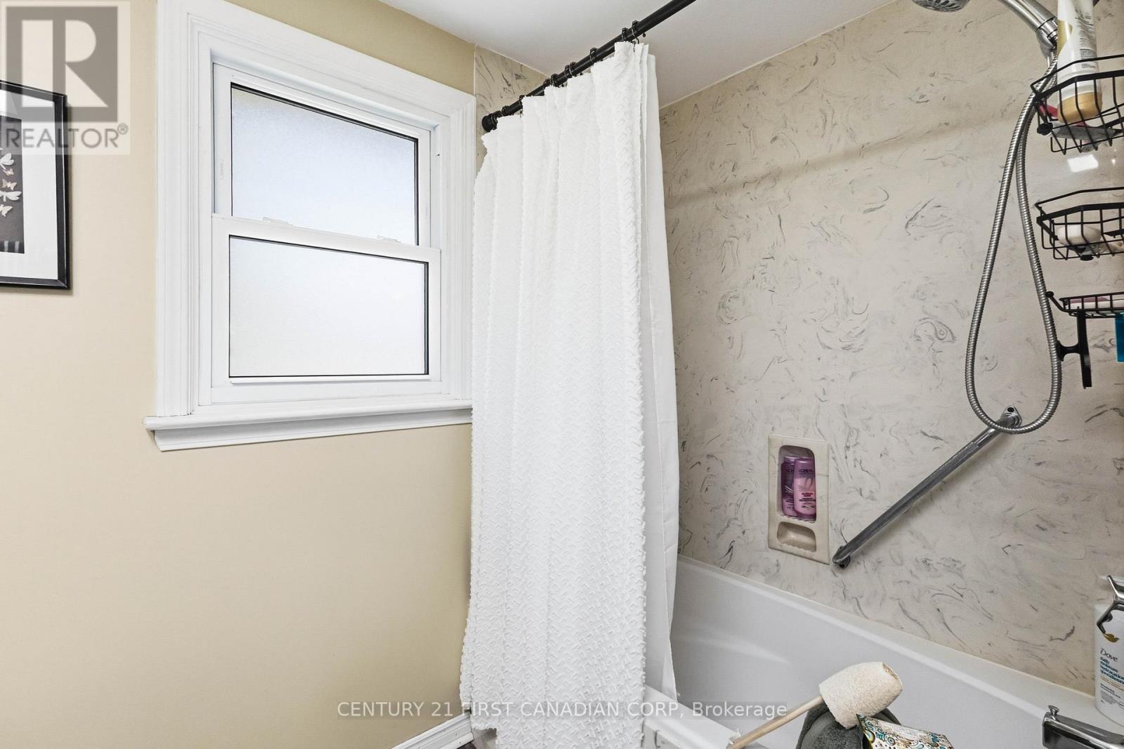 796 VISCOUNT ROAD - 25