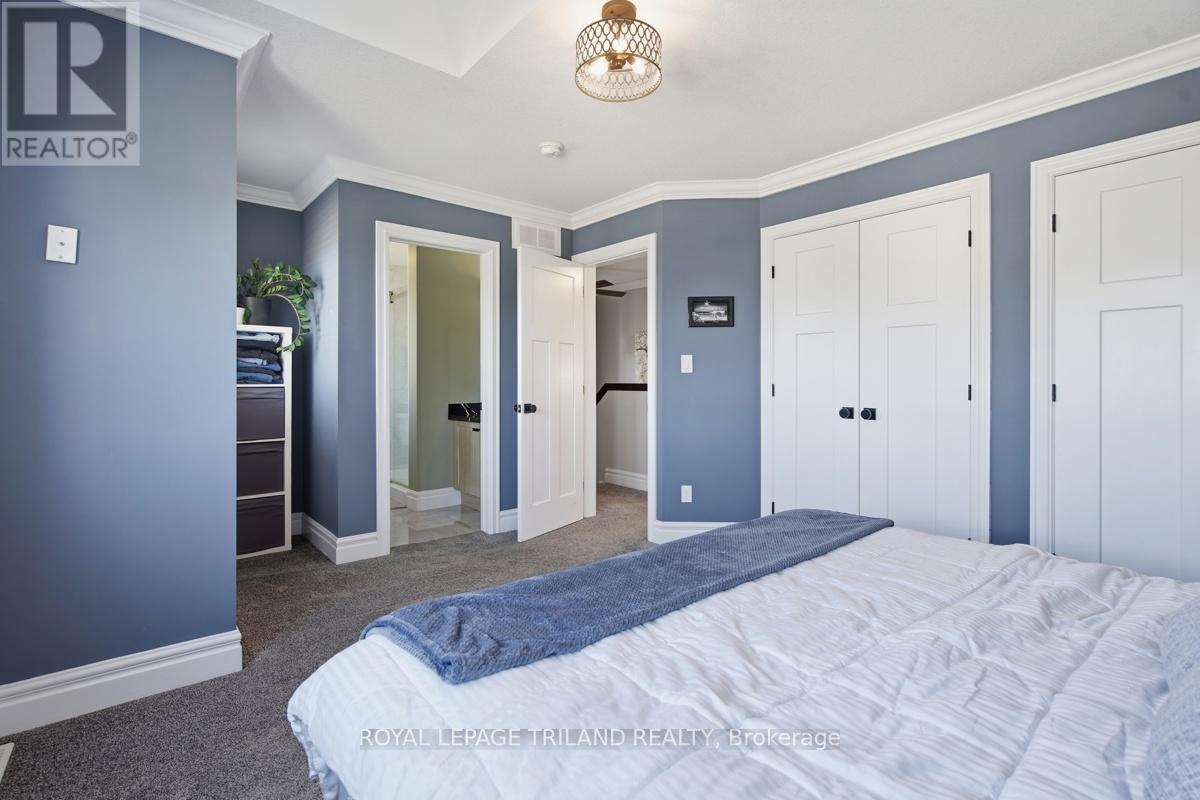 2700 FOXBEND LINK - 17