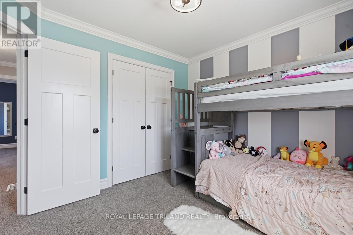 2700 FOXBEND LINK - 23