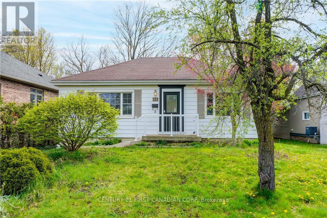 LOWER - 139 BRITANNIA AVENUE