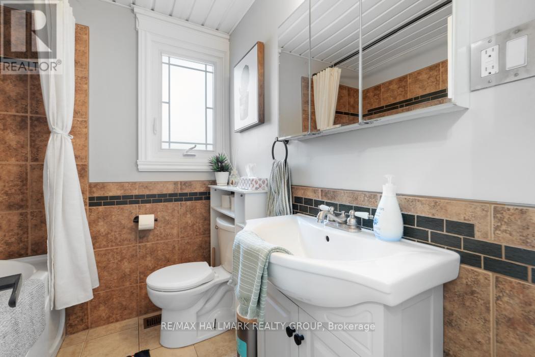 2481 CHASSEUR AVENUE - 22