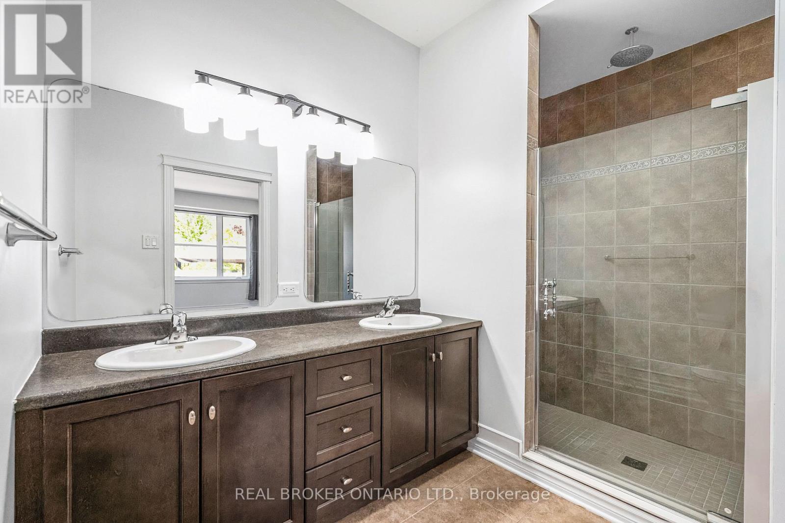 43 CLARIDGE DRIVE - 23