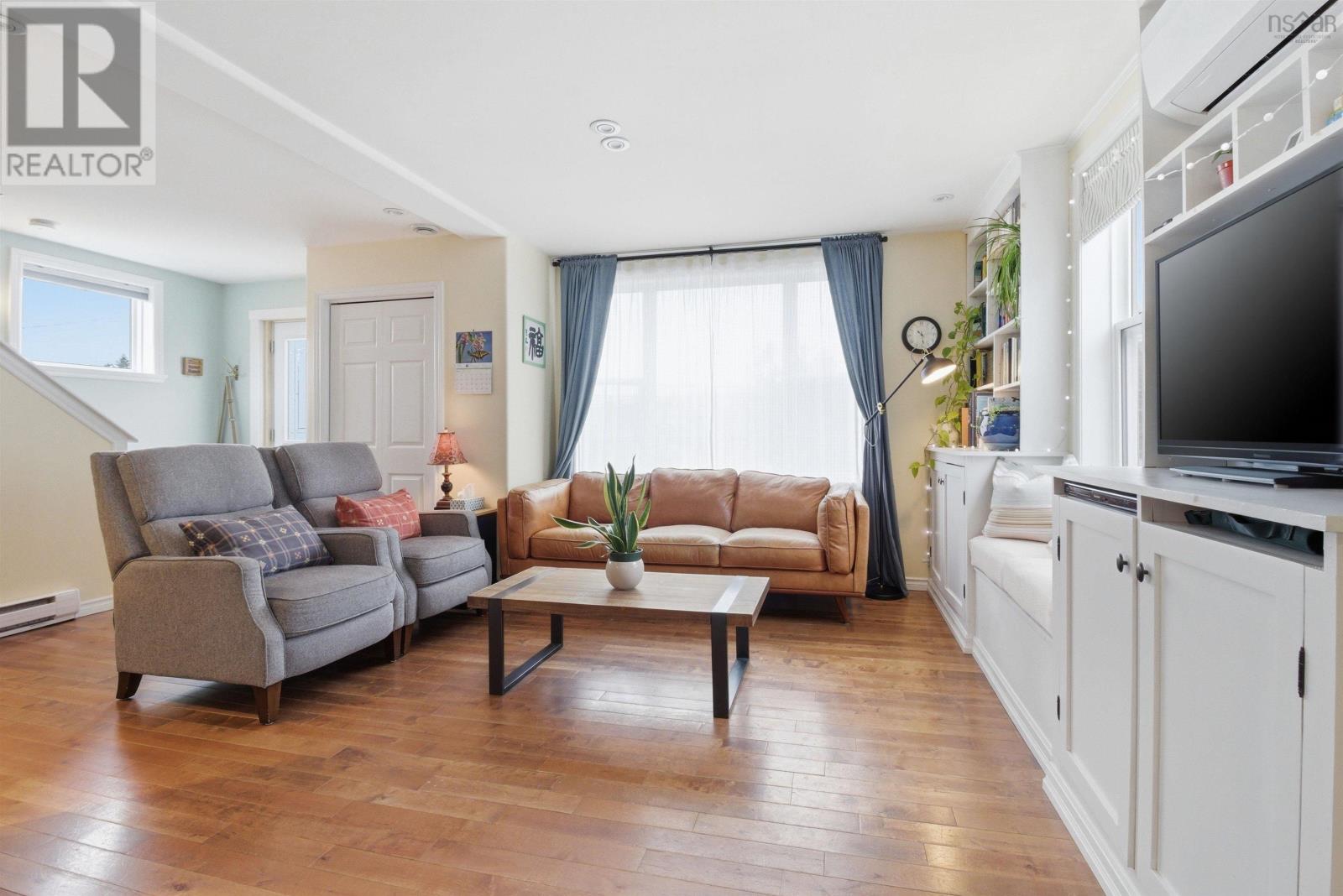 1140 St Margaret's Bay Road - 11