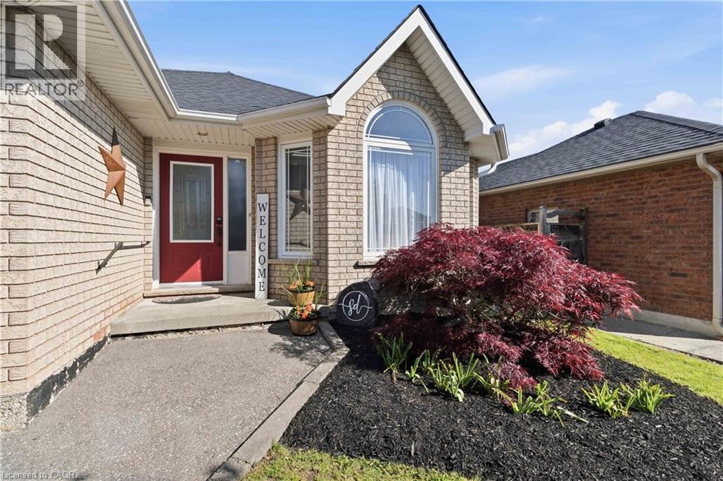 4-bedroom home for sale at 36 GARNER'S Lane, Brantford ON · photo 7 of 51