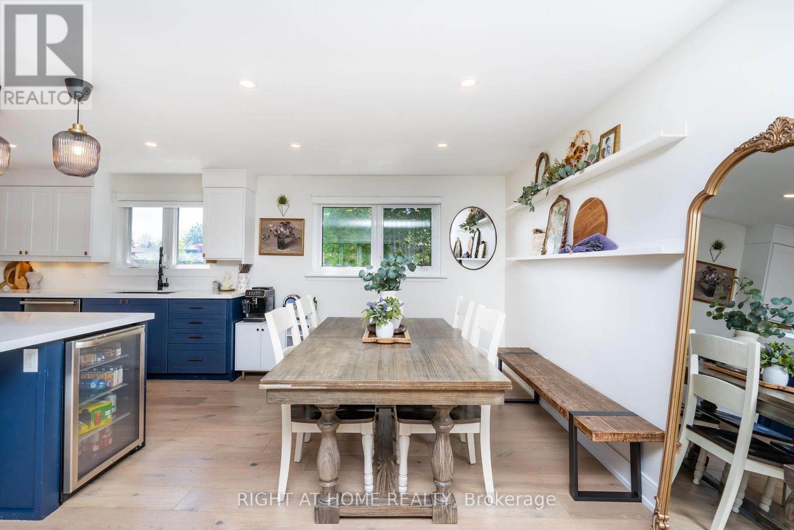 45 IRWIN CRESCENT - 10