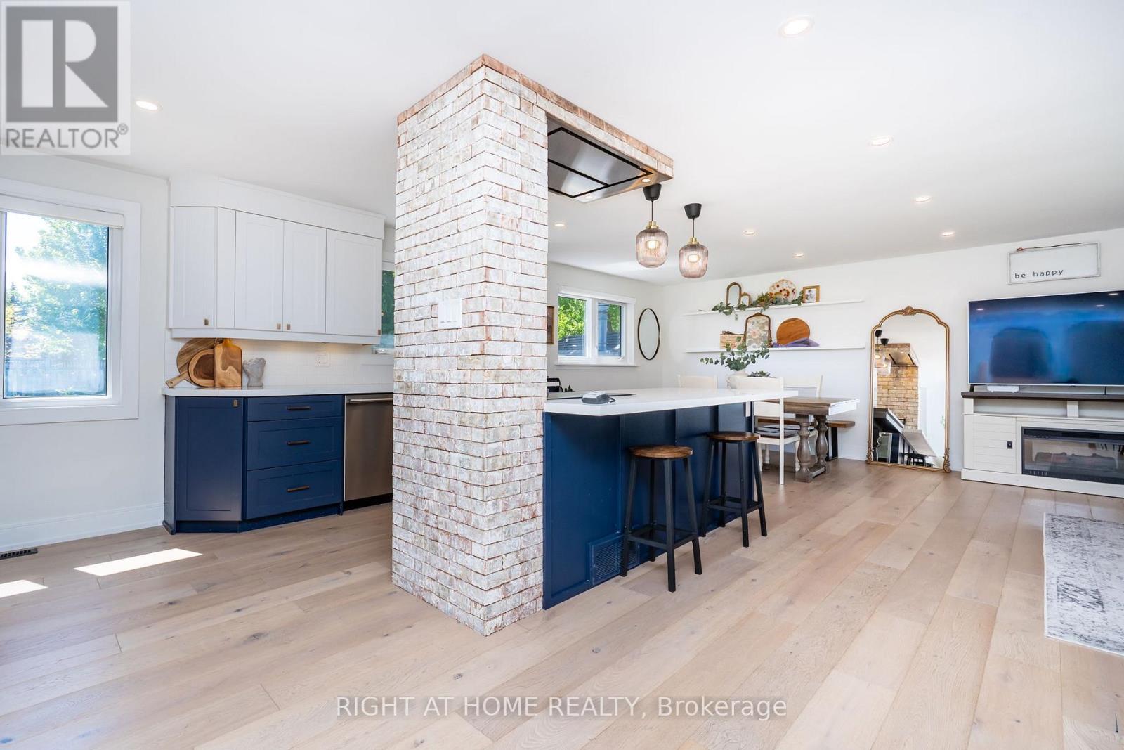 45 IRWIN CRESCENT - 6