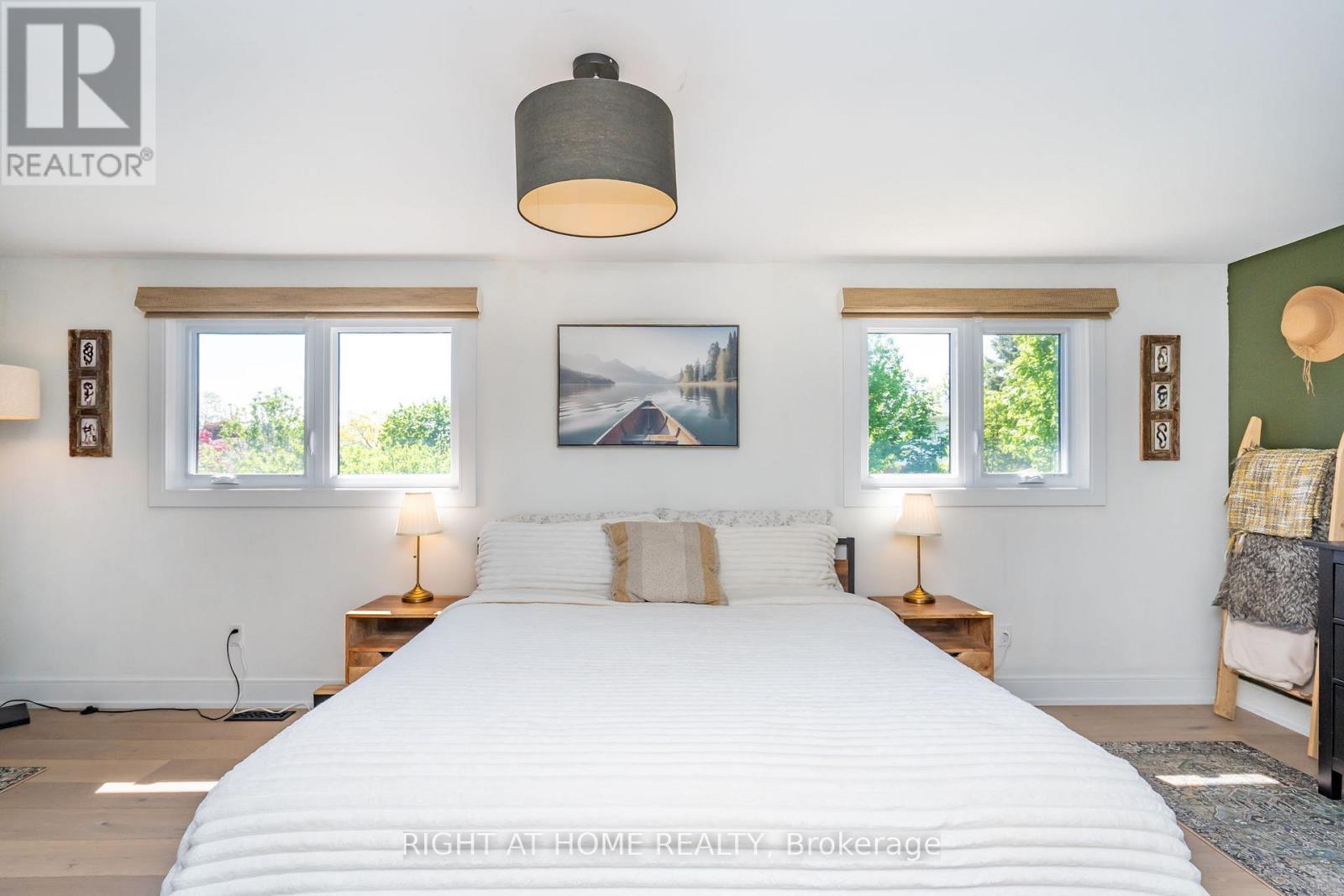 45 IRWIN CRESCENT - 23