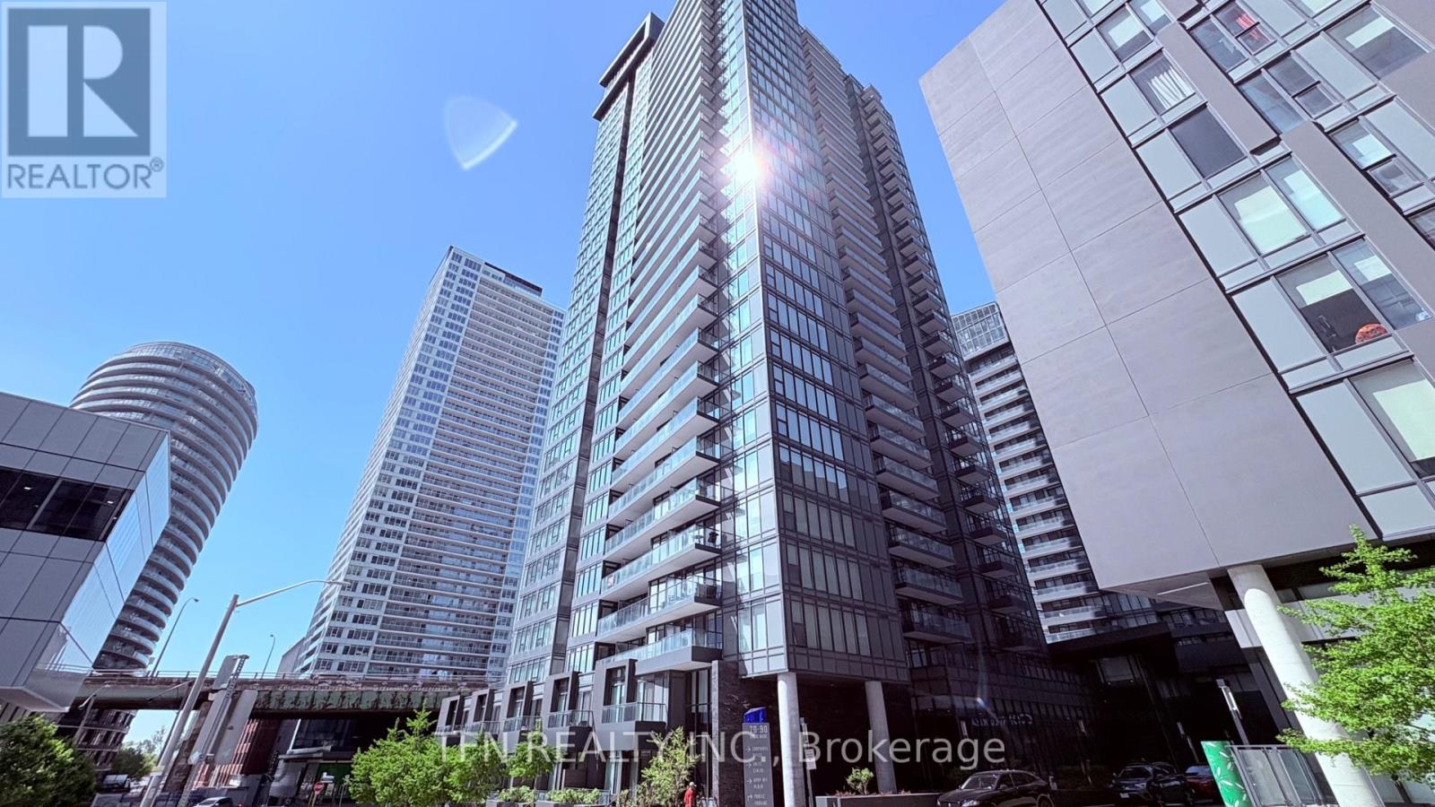 Listing photo of 1109 - 70 QUEENS WHARF ROAD