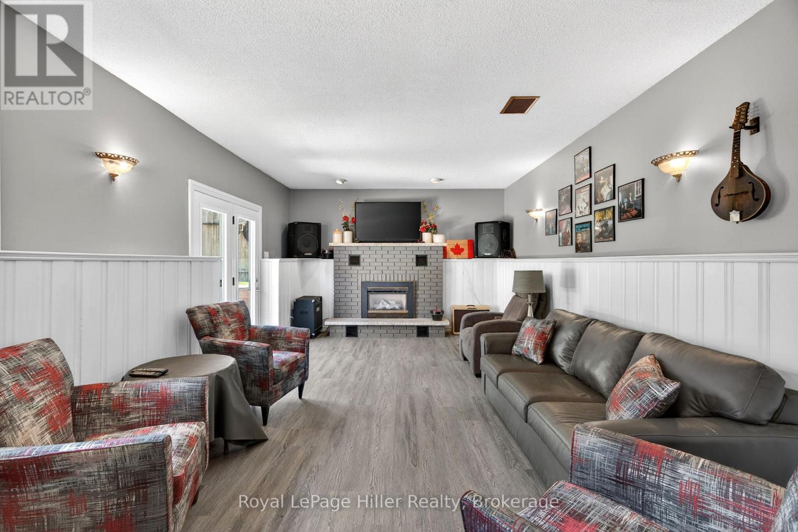 27 GREENWOOD DRIVE - 25