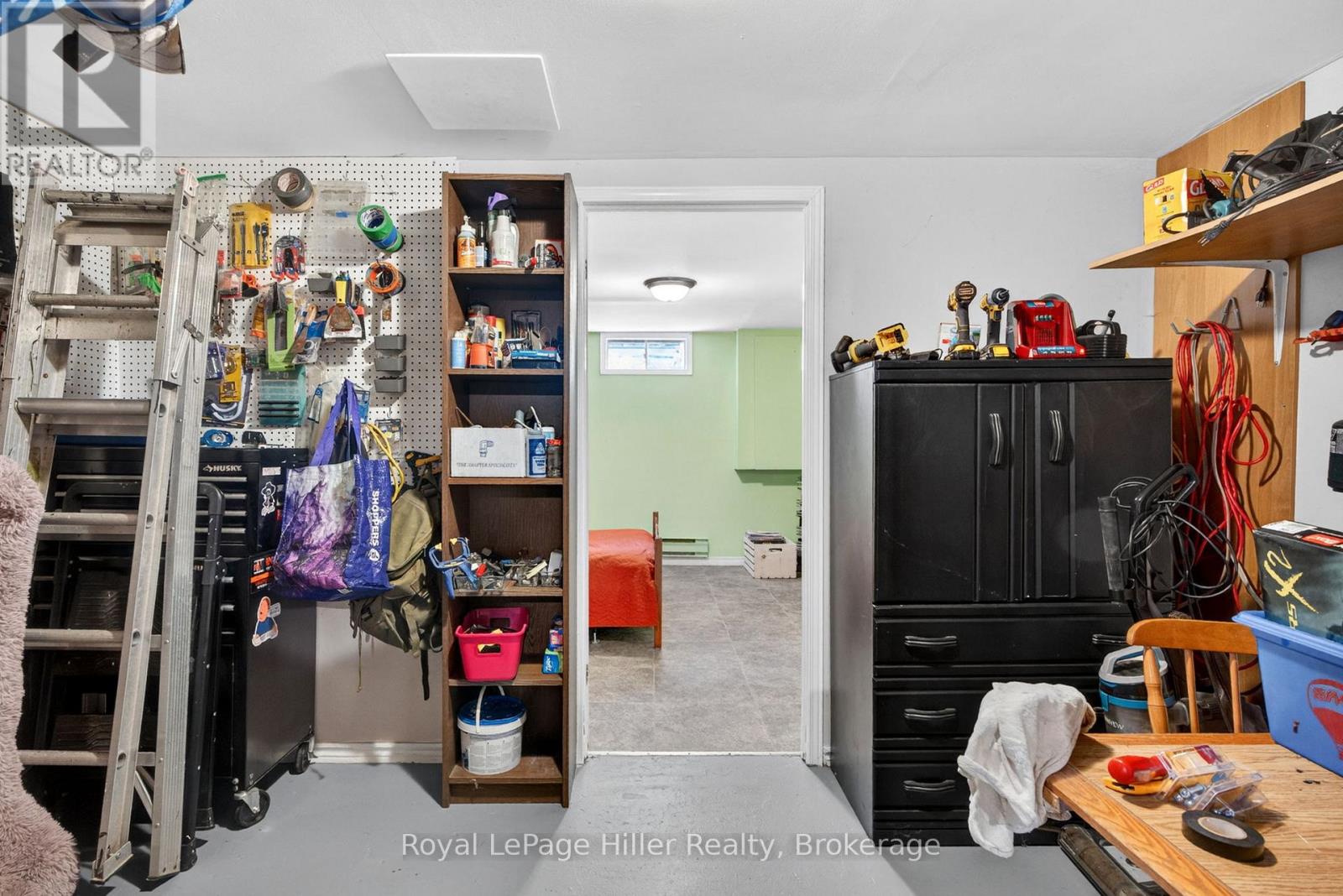 27 GREENWOOD DRIVE - 32