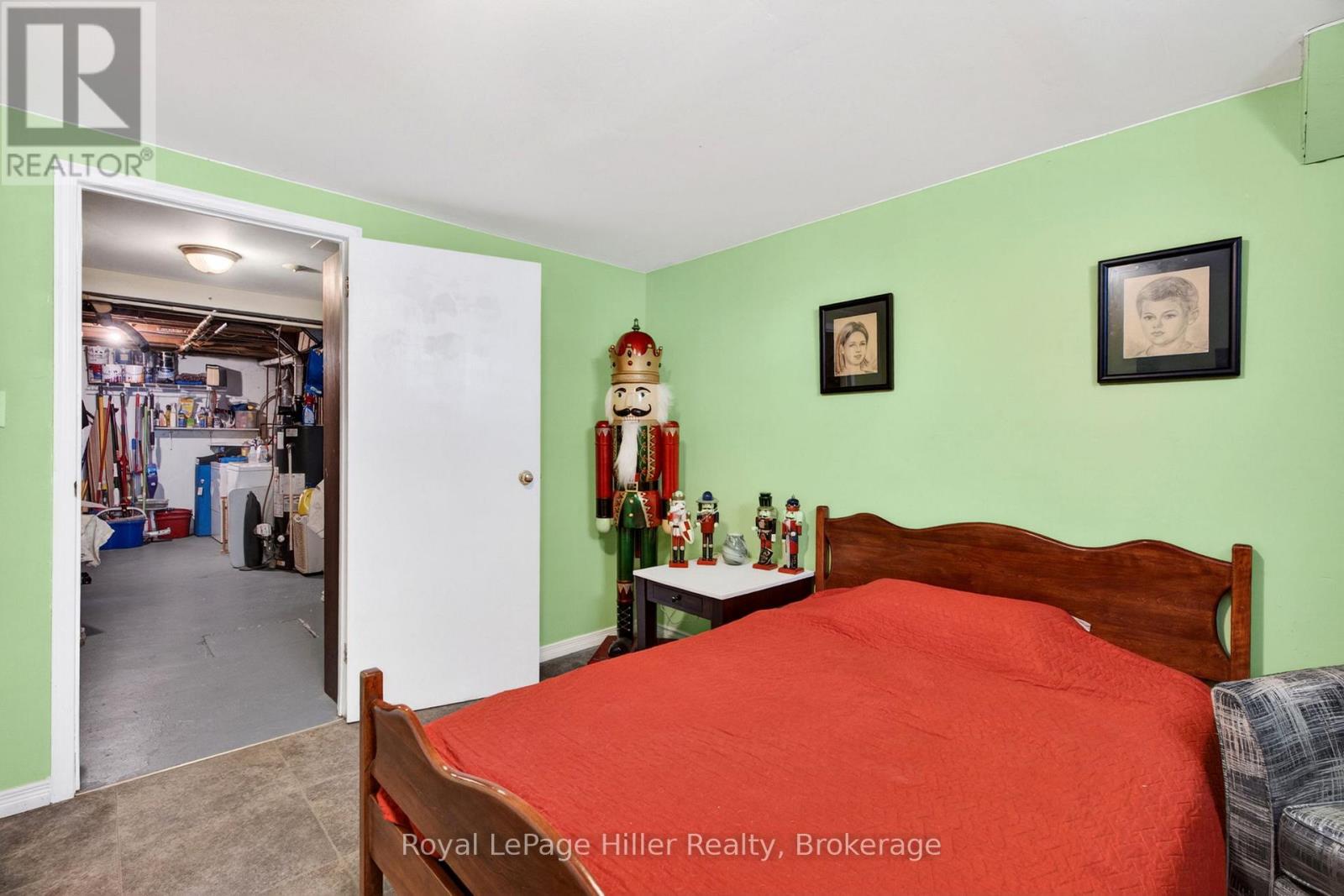 27 GREENWOOD DRIVE - 34