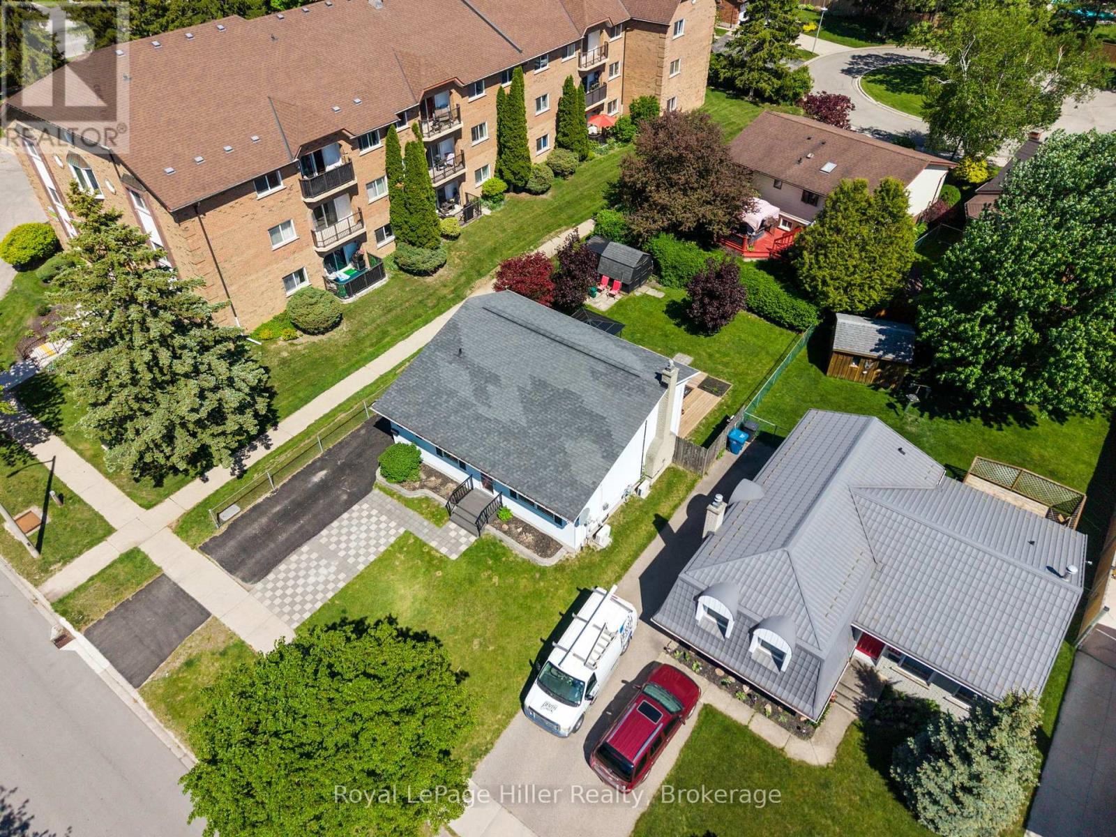 27 GREENWOOD DRIVE - 35