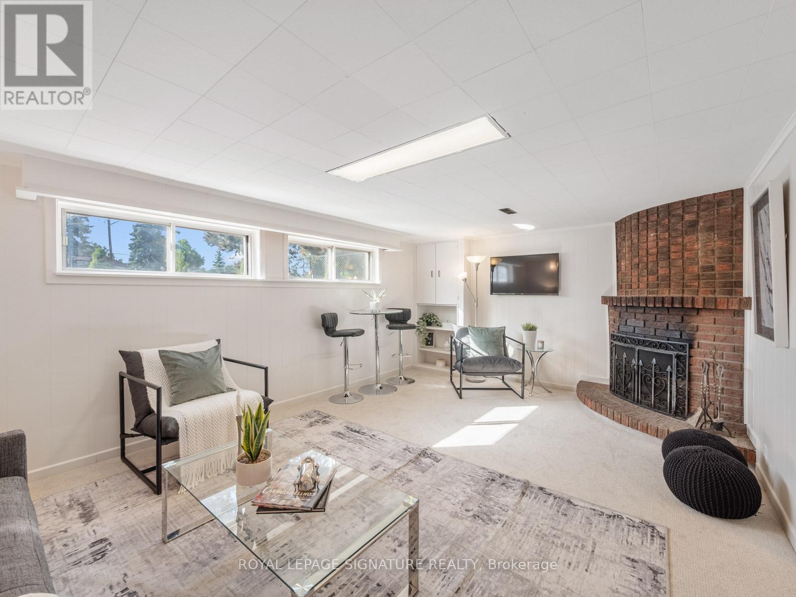 27 DALECLIFF CRESCENT - 24