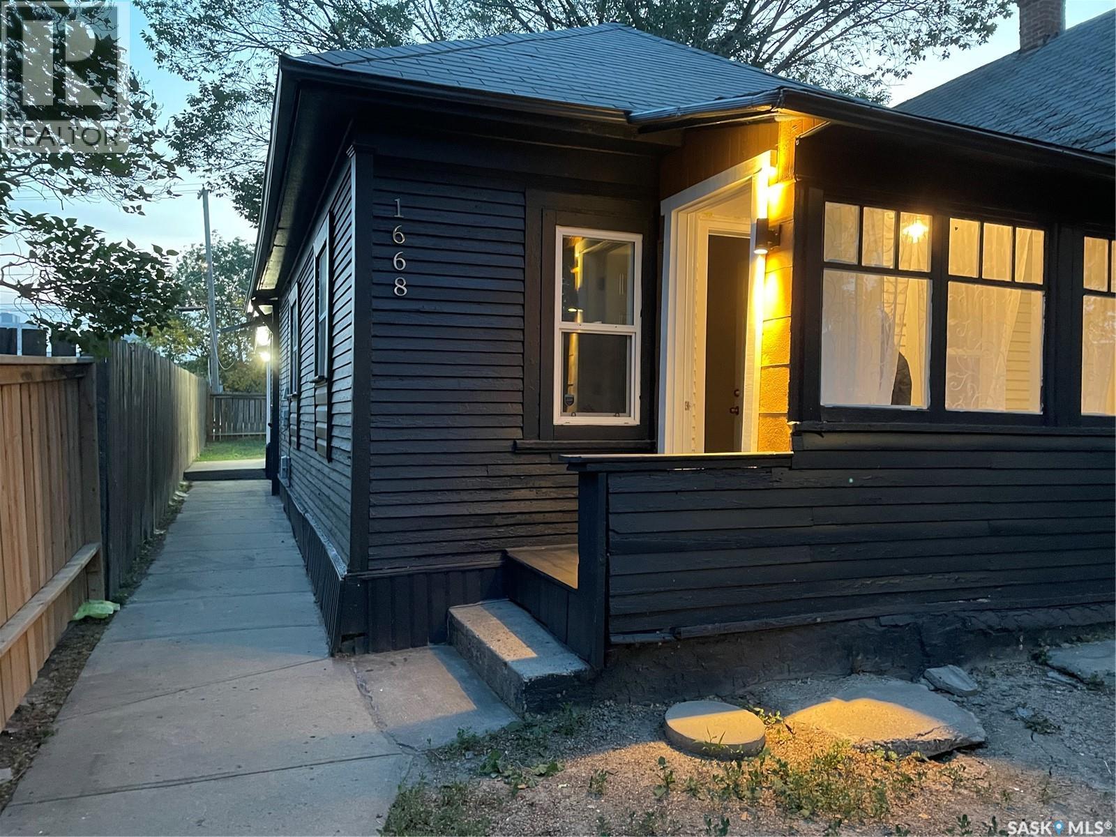 1668 Ottawa STREET - 1