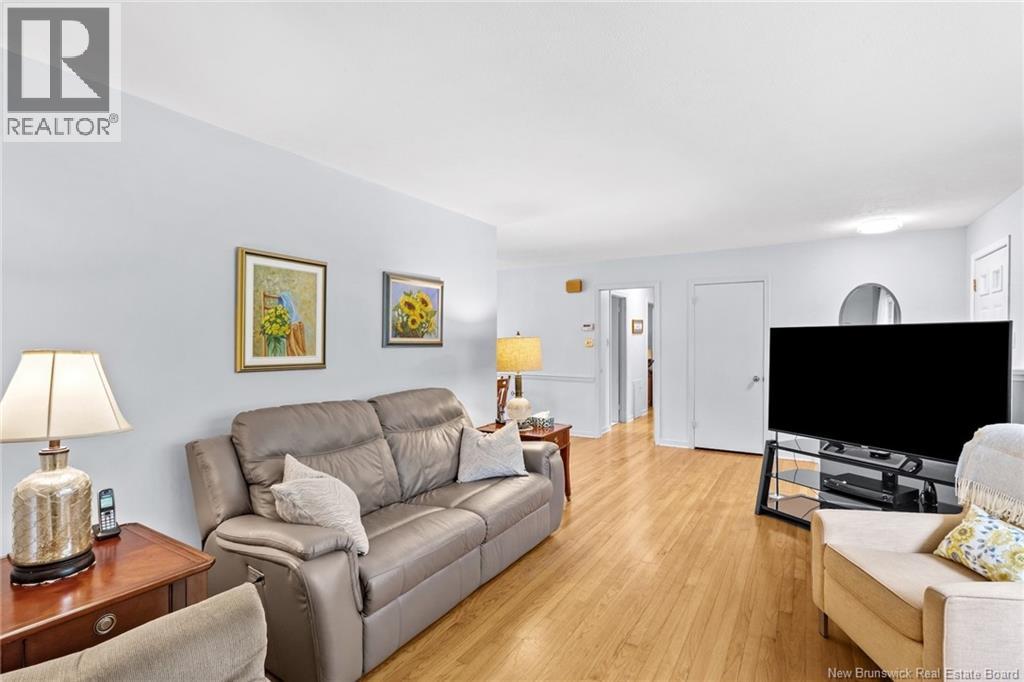 295 Willingdon Street - 11