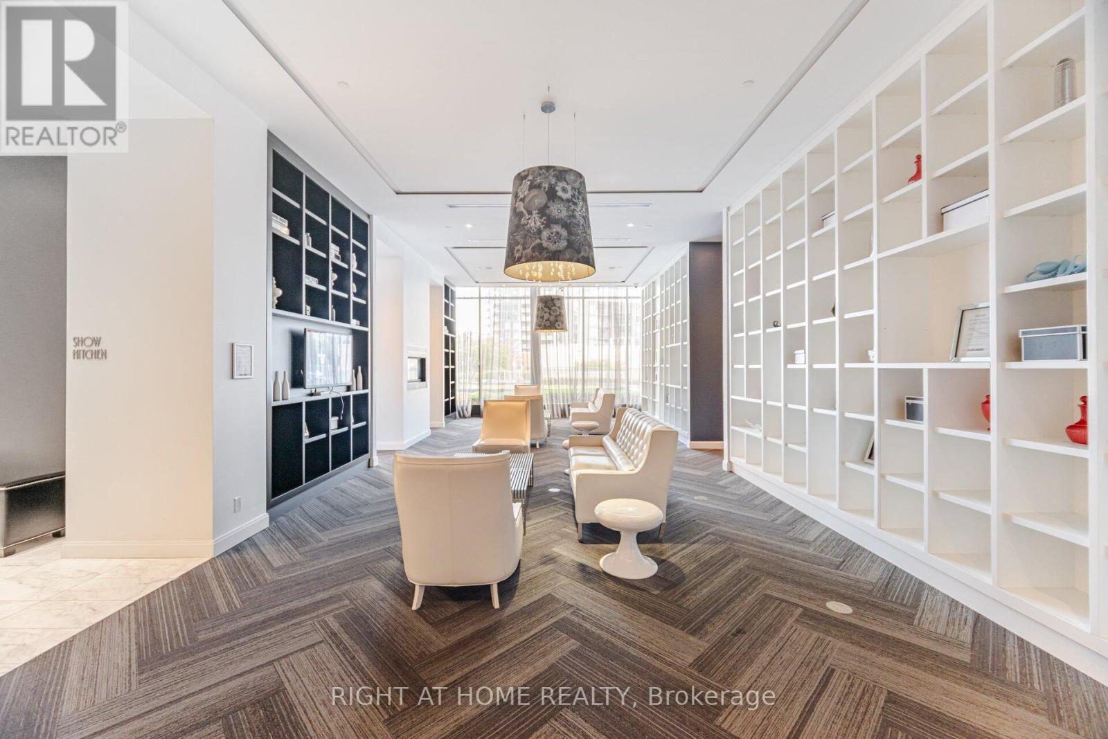 #3005 88 PARK LAWN ROAD - 42