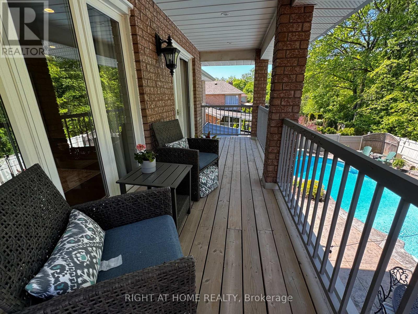 2134 GRENVILLE DRIVE - 10
