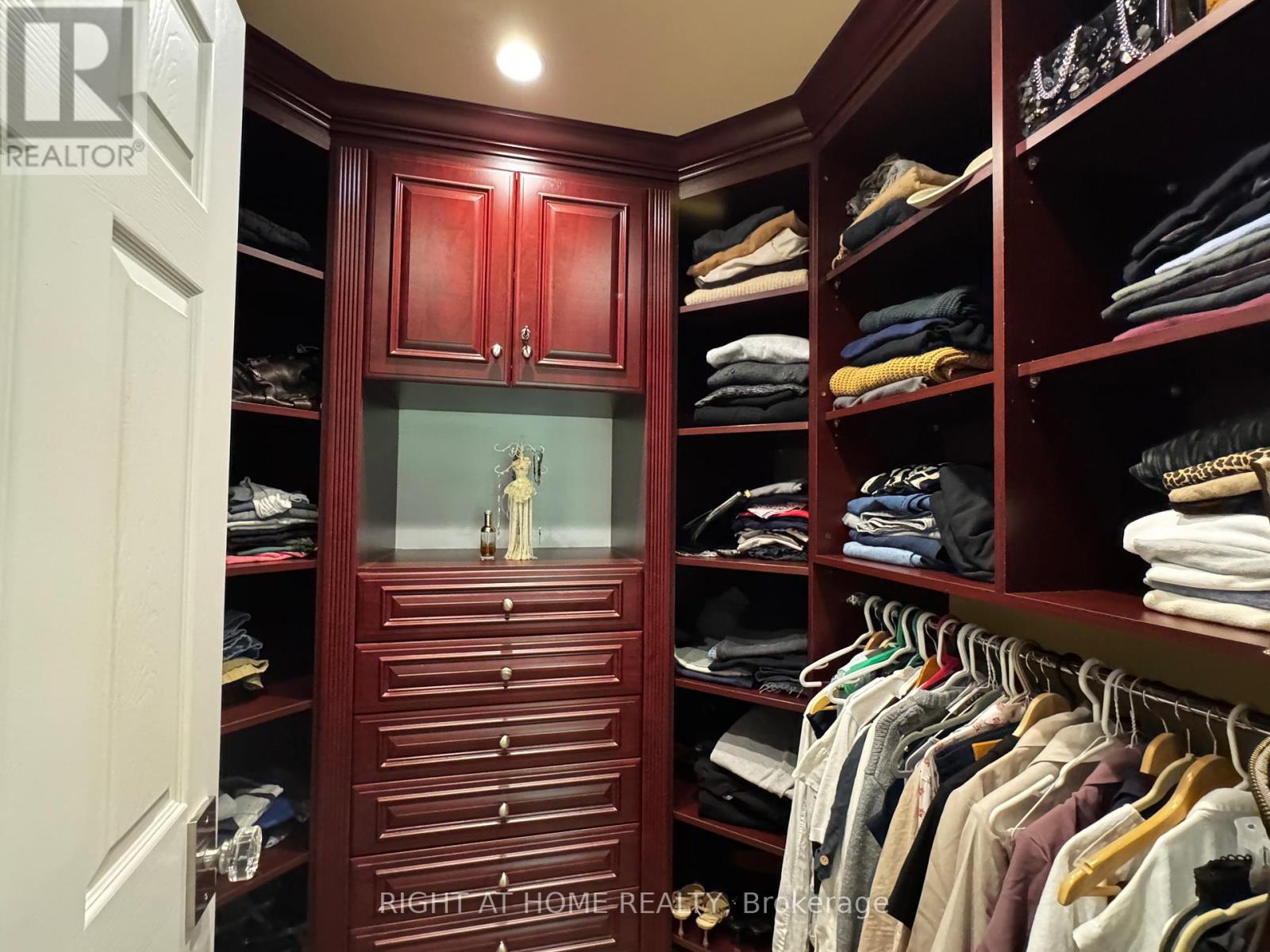2134 GRENVILLE DRIVE - 11