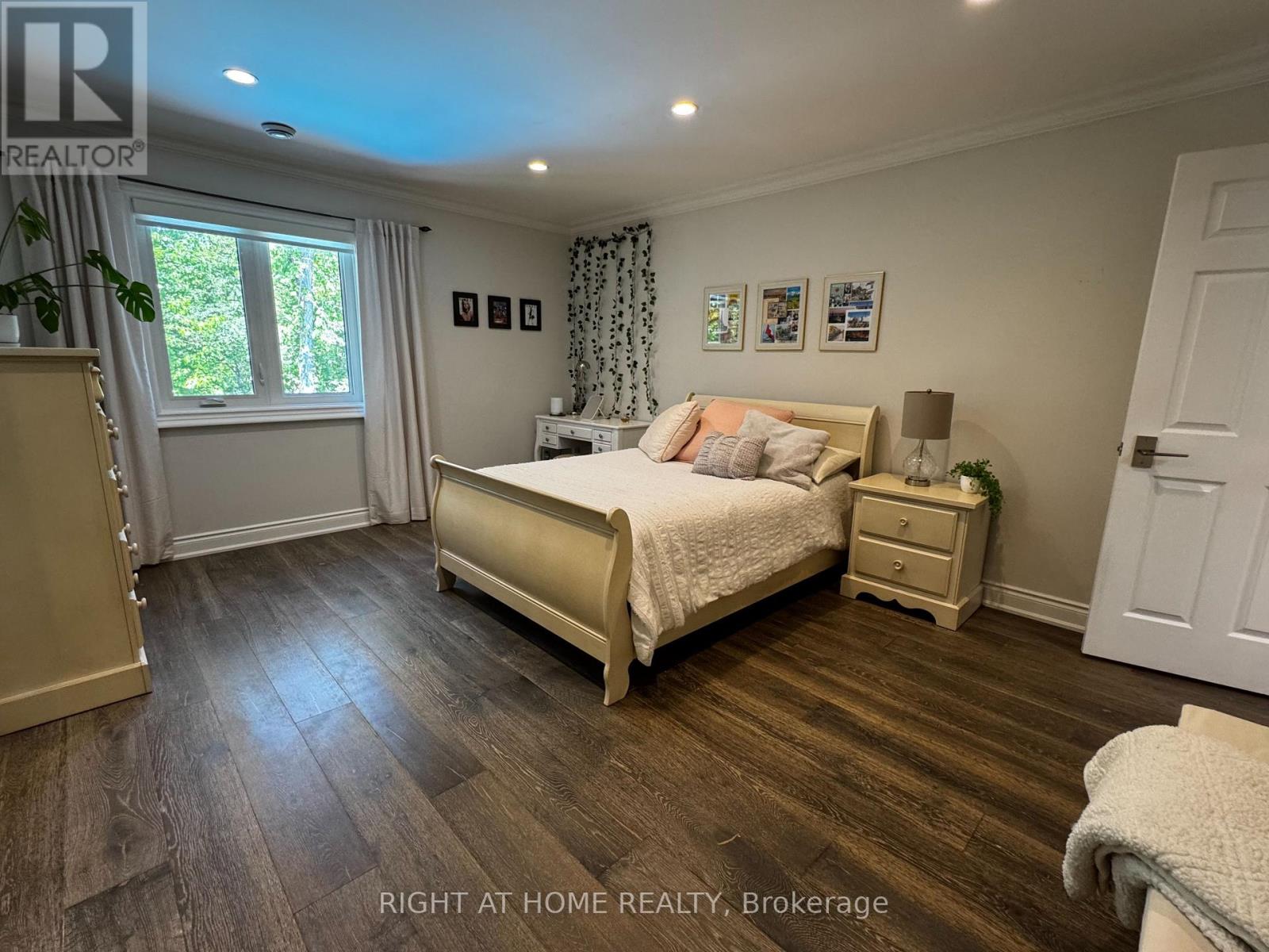 2134 GRENVILLE DRIVE - 12