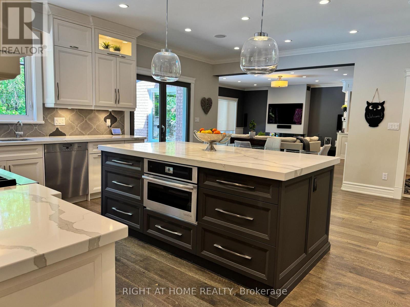 2134 GRENVILLE DRIVE - 22