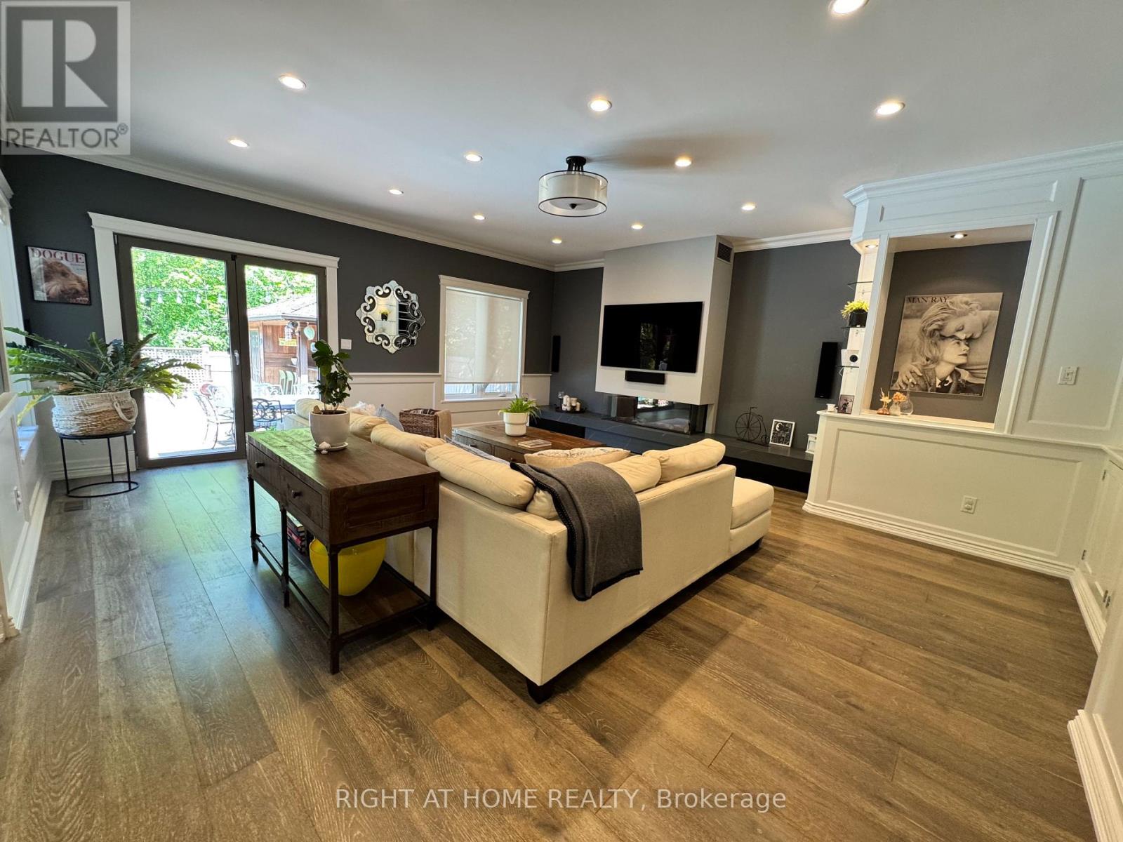 2134 GRENVILLE DRIVE - 29