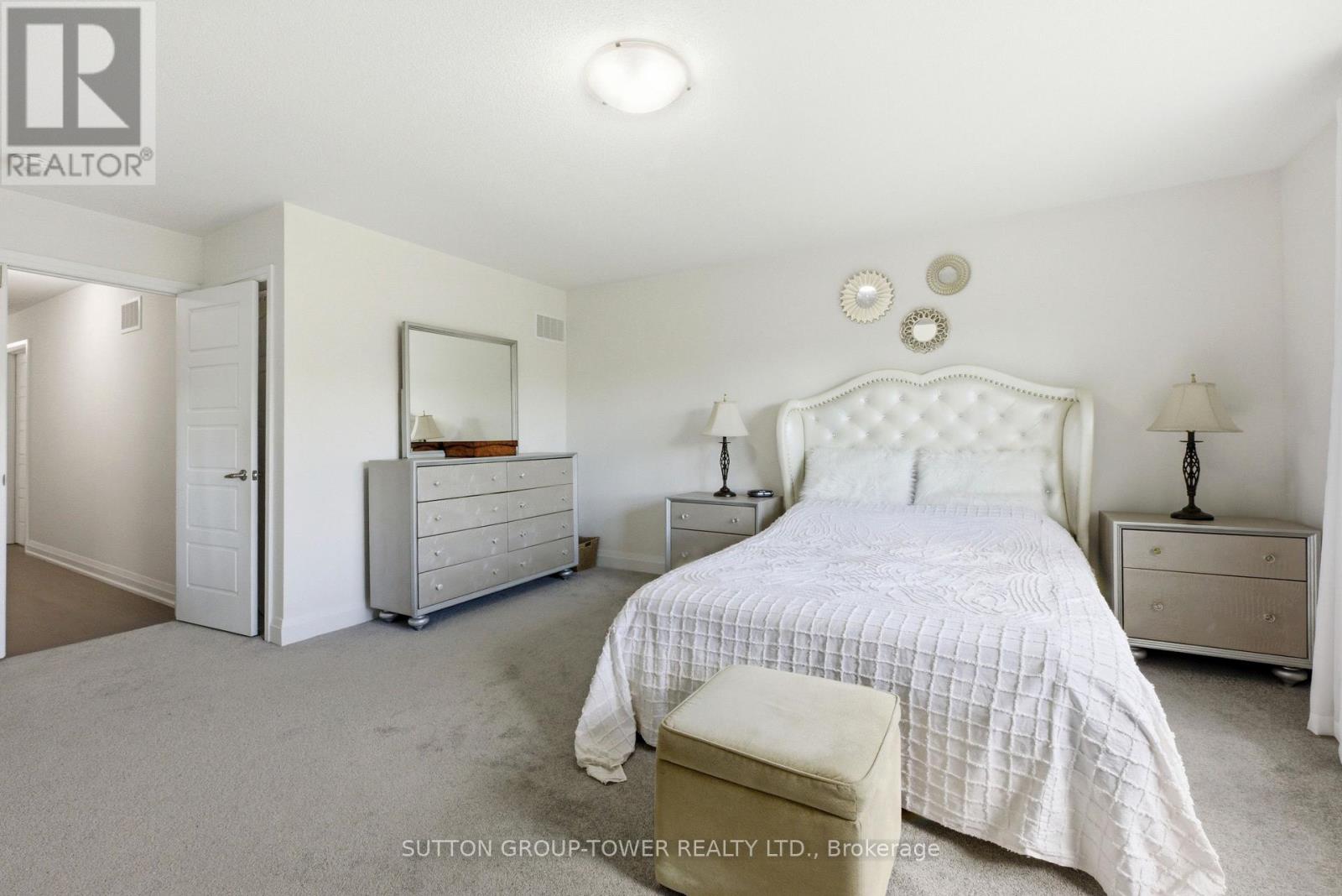 194 FERRAGINE CRESCENT - 34