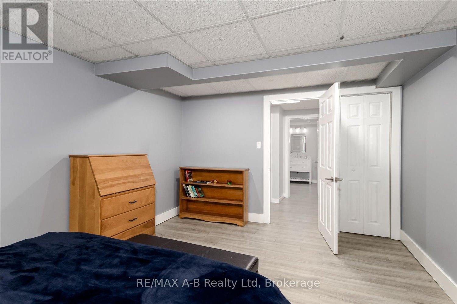 138 HURON ROAD - 32