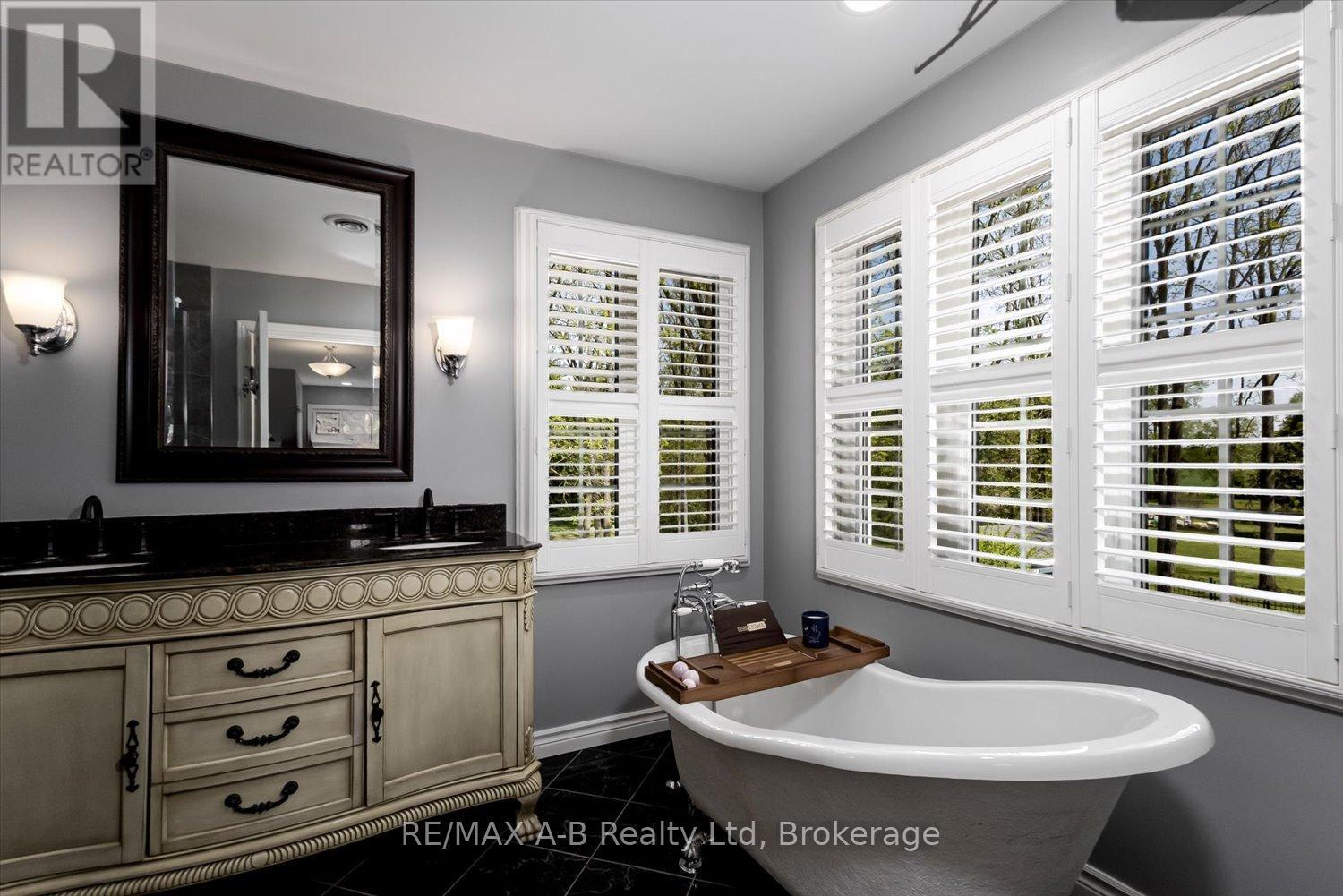 138 HURON ROAD - 25