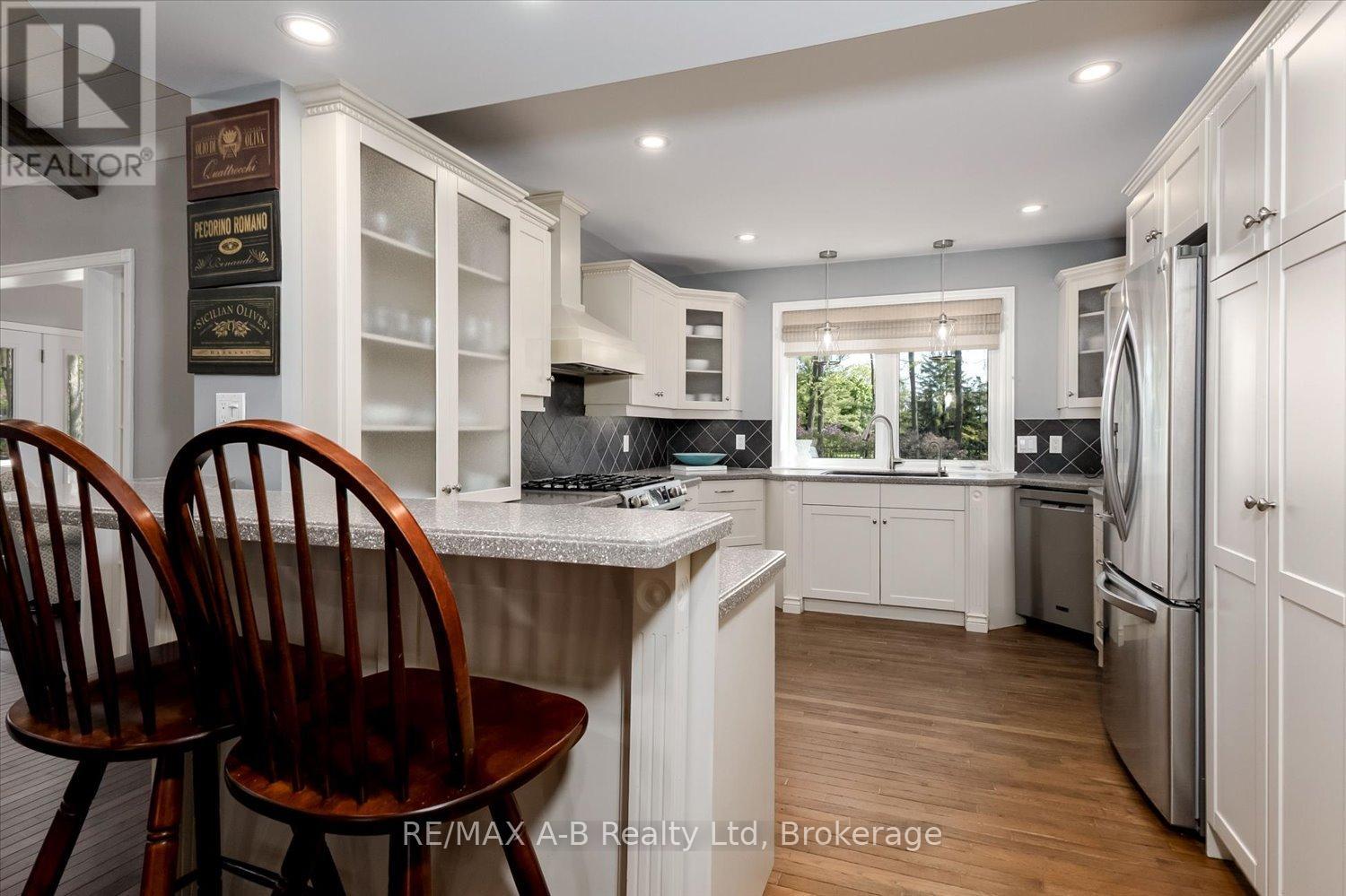 138 HURON ROAD - 12