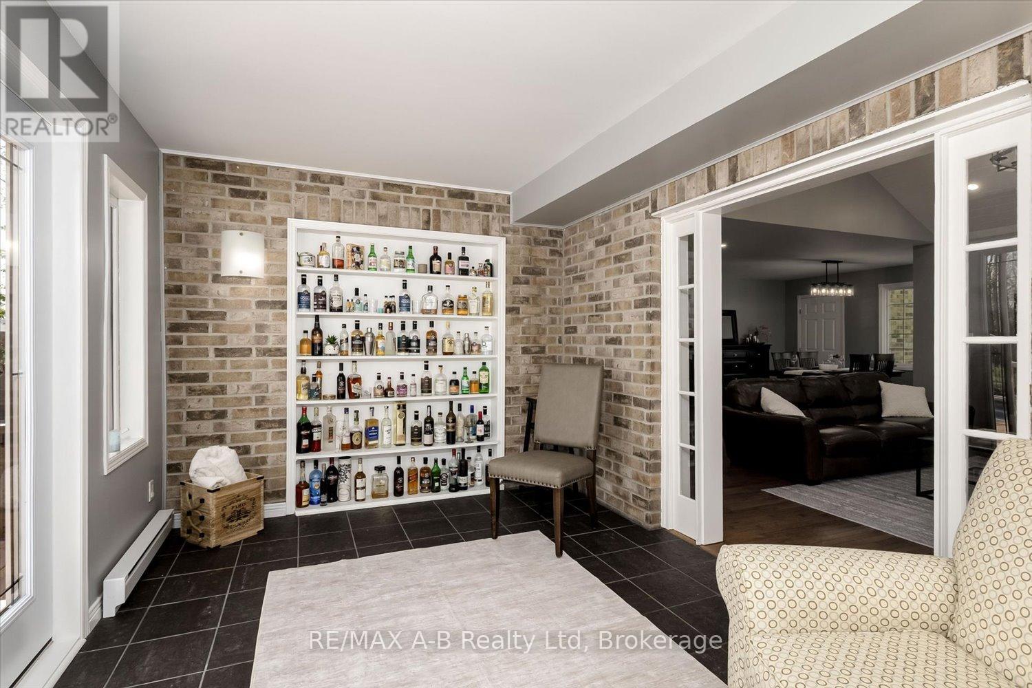 138 HURON ROAD - 22