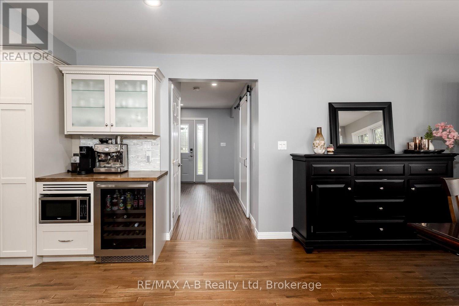 138 HURON ROAD - 14