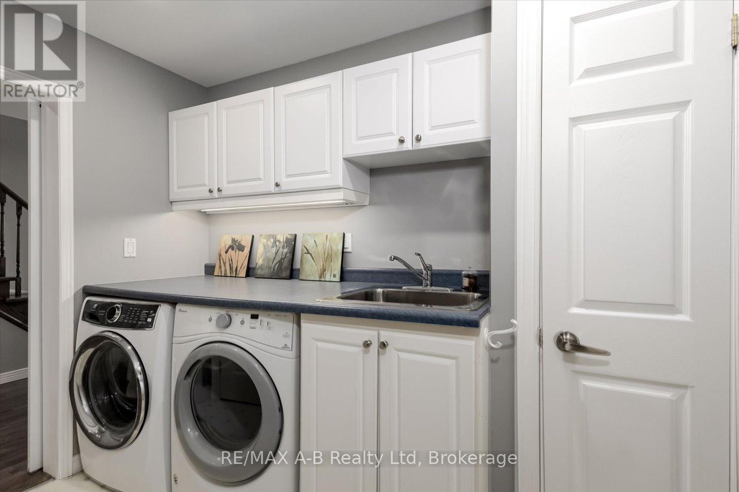 138 HURON ROAD - 34