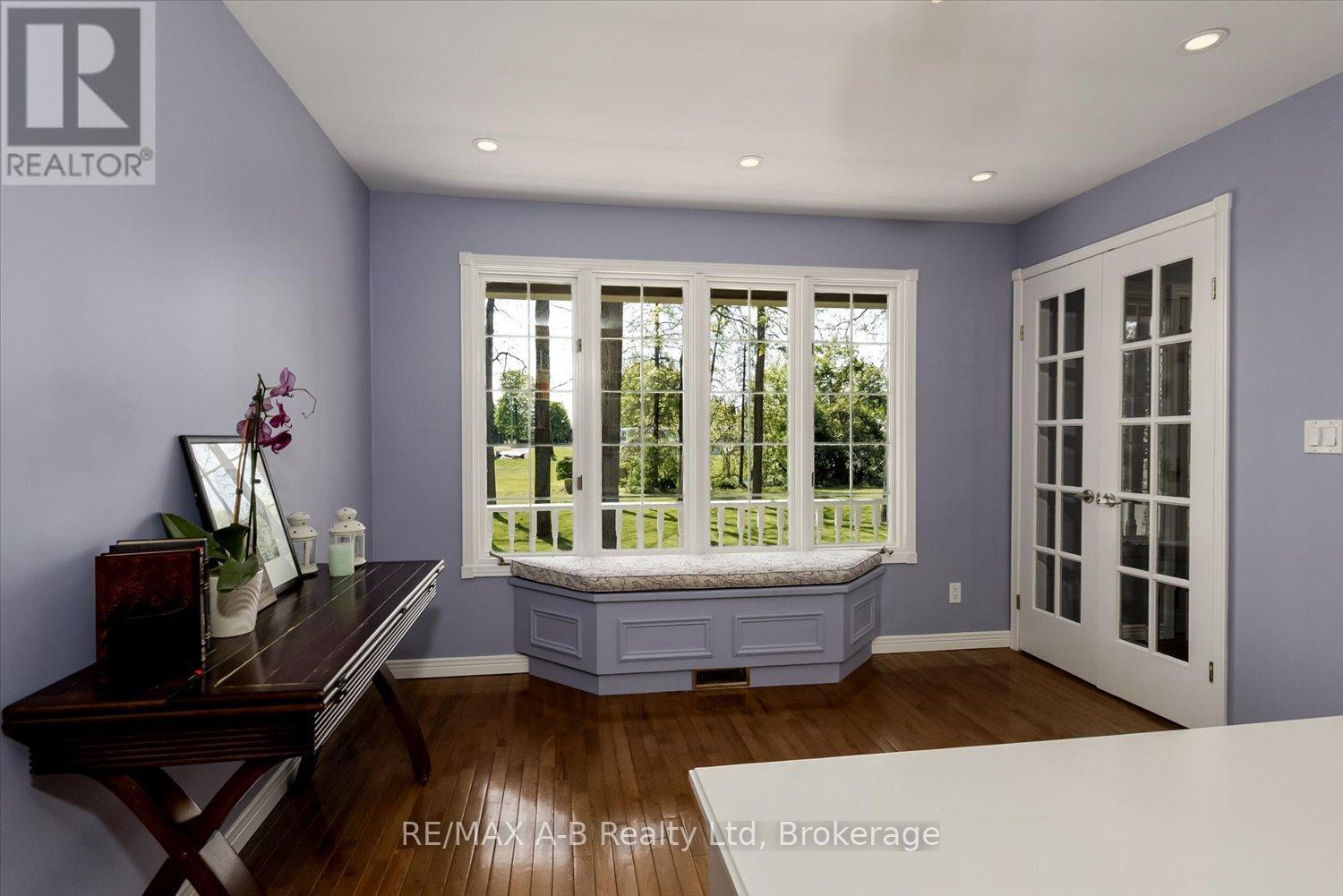 138 HURON ROAD - 18