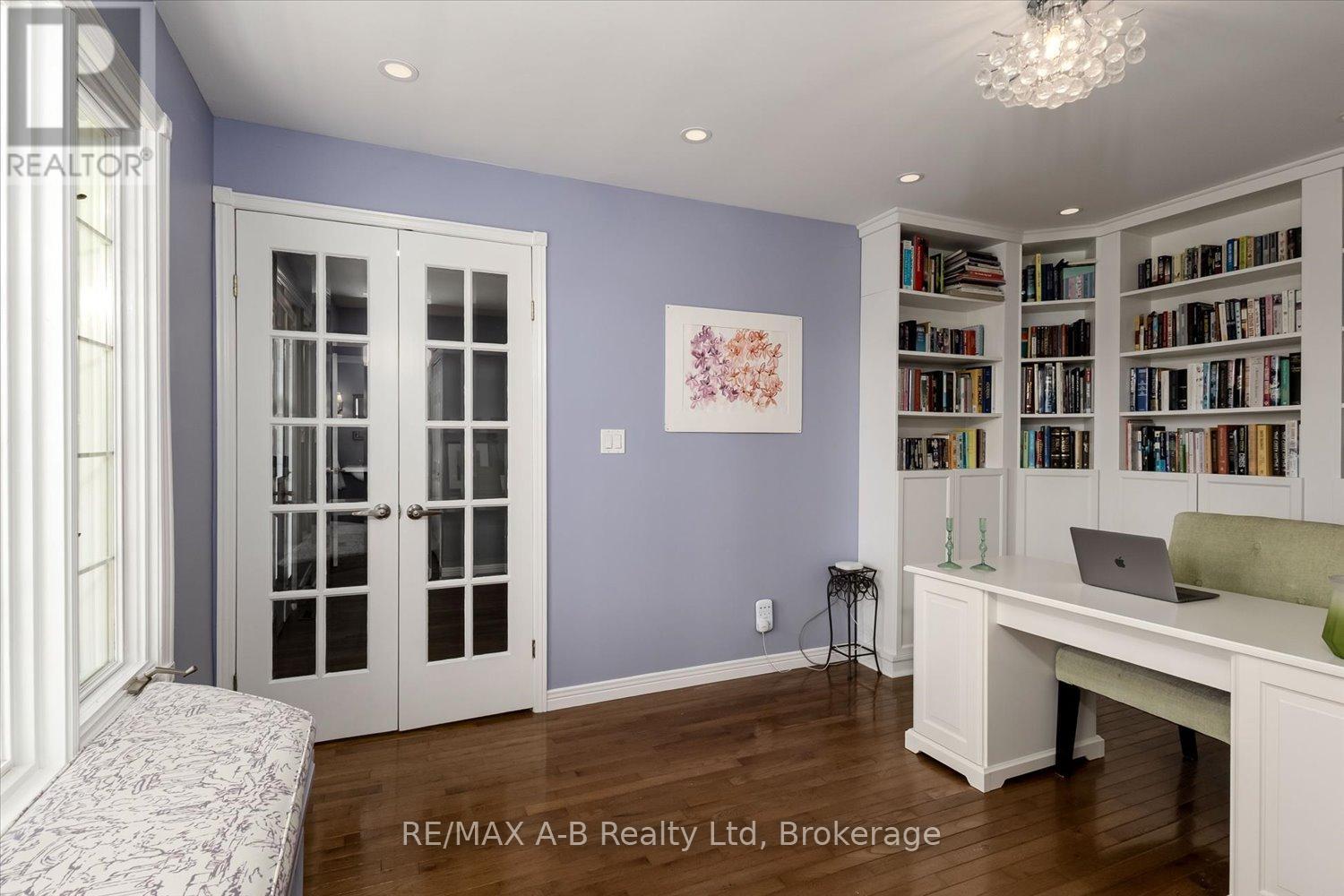 138 HURON ROAD - 20