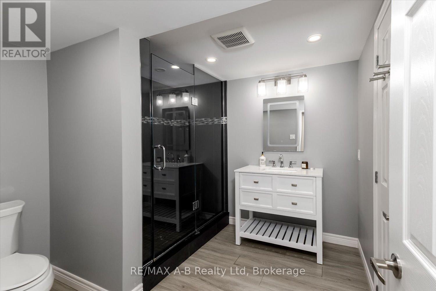 138 HURON ROAD - 31
