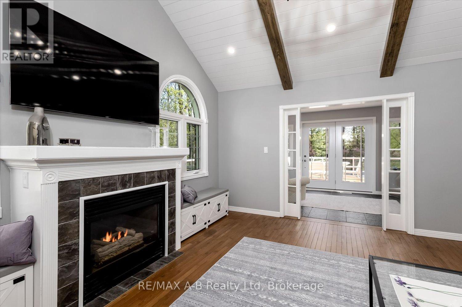 138 HURON ROAD - 9