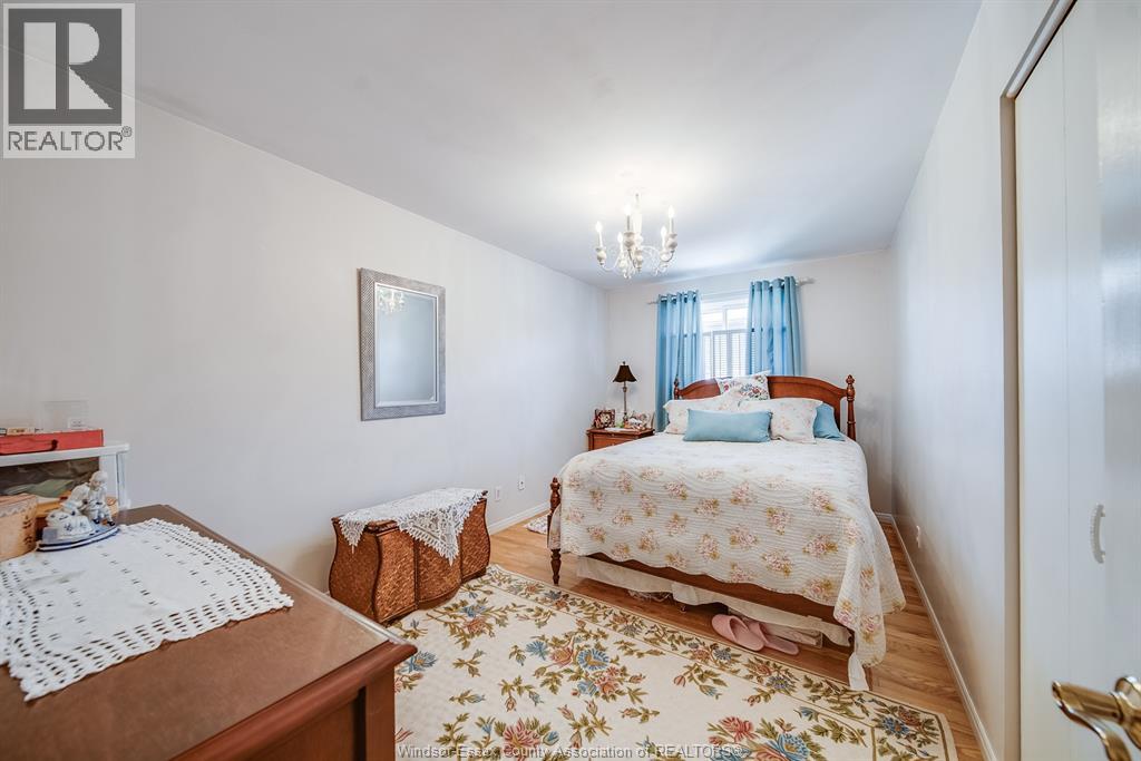 12139 PAPINEAU