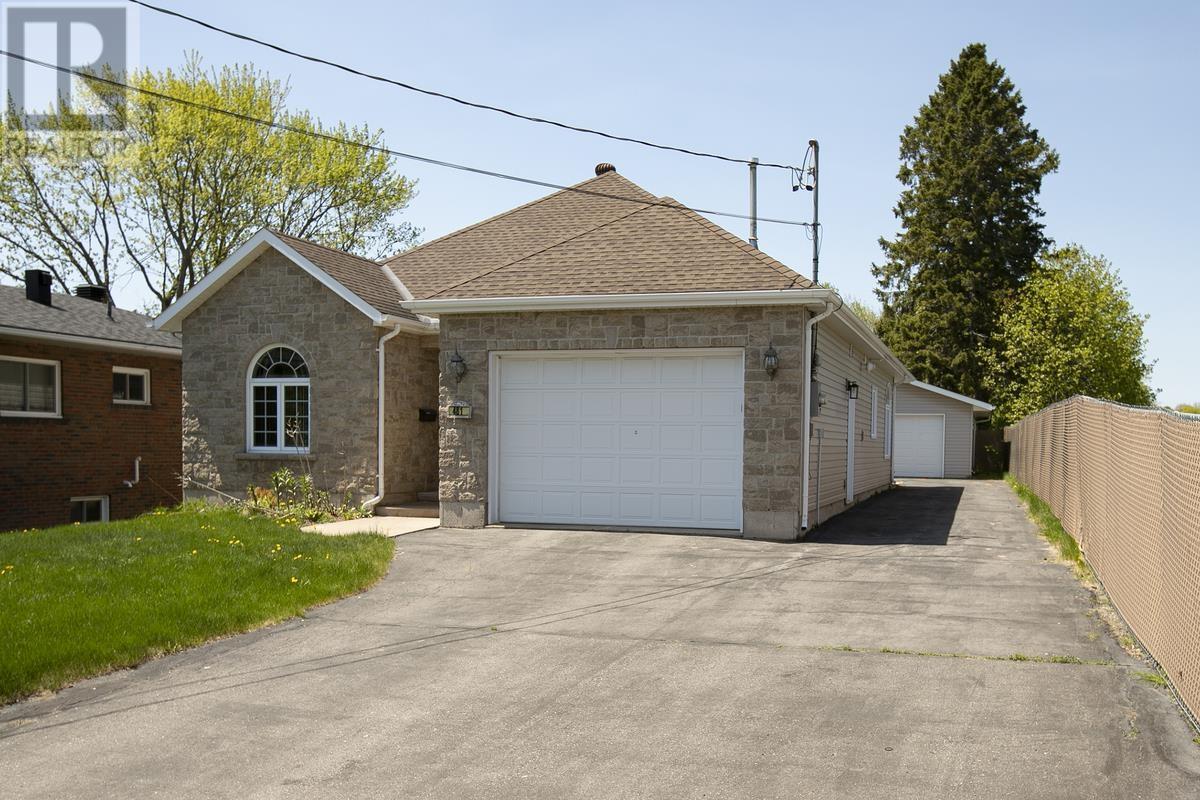 481 Lake ST - Image 2