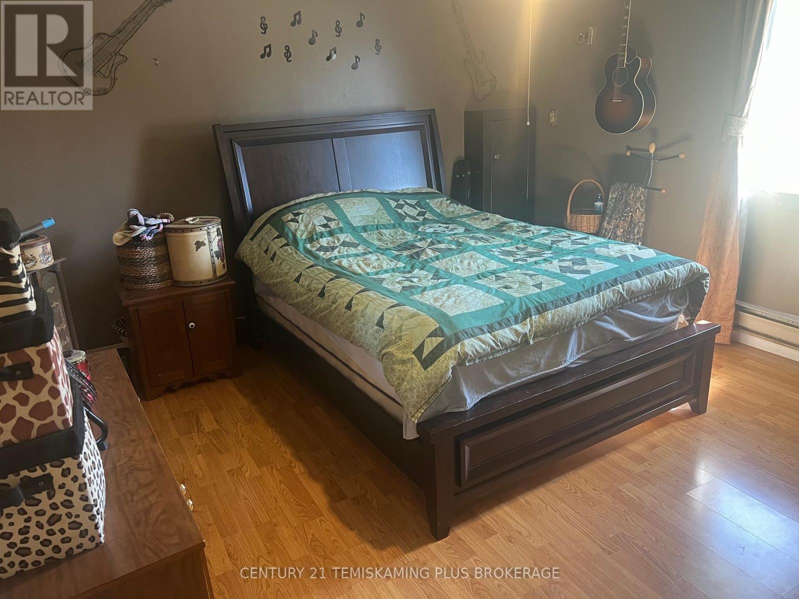 533142 RIVER ROAD N - 15
