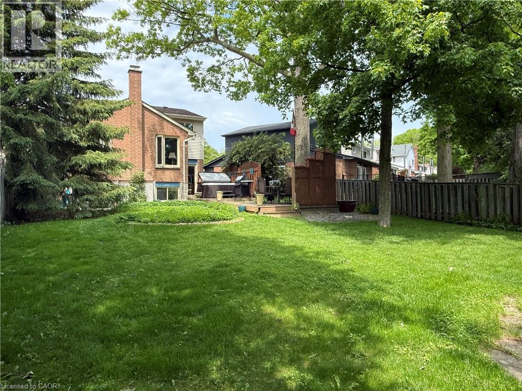 3200 GREENBOUGH Crescent - 44