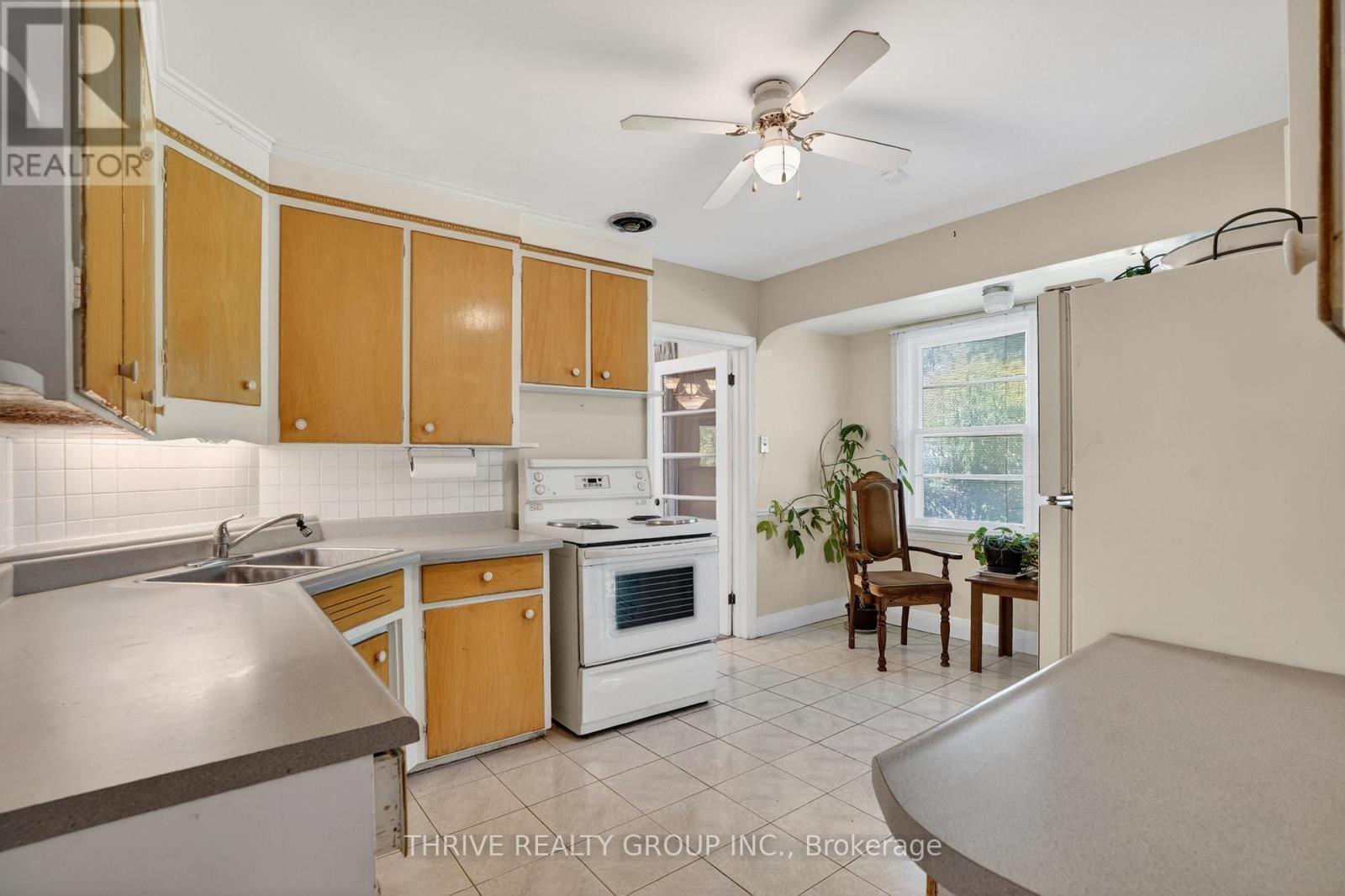 693 KIPPS LANE - 11