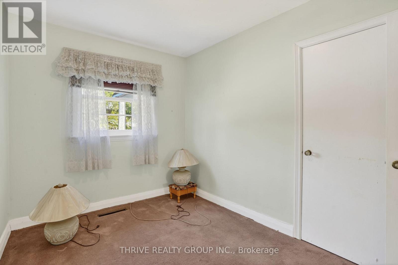 693 KIPPS LANE - 20