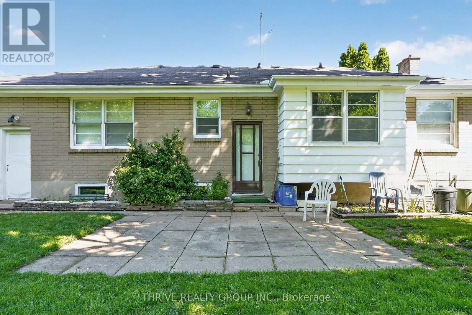 693 KIPPS LANE - 30