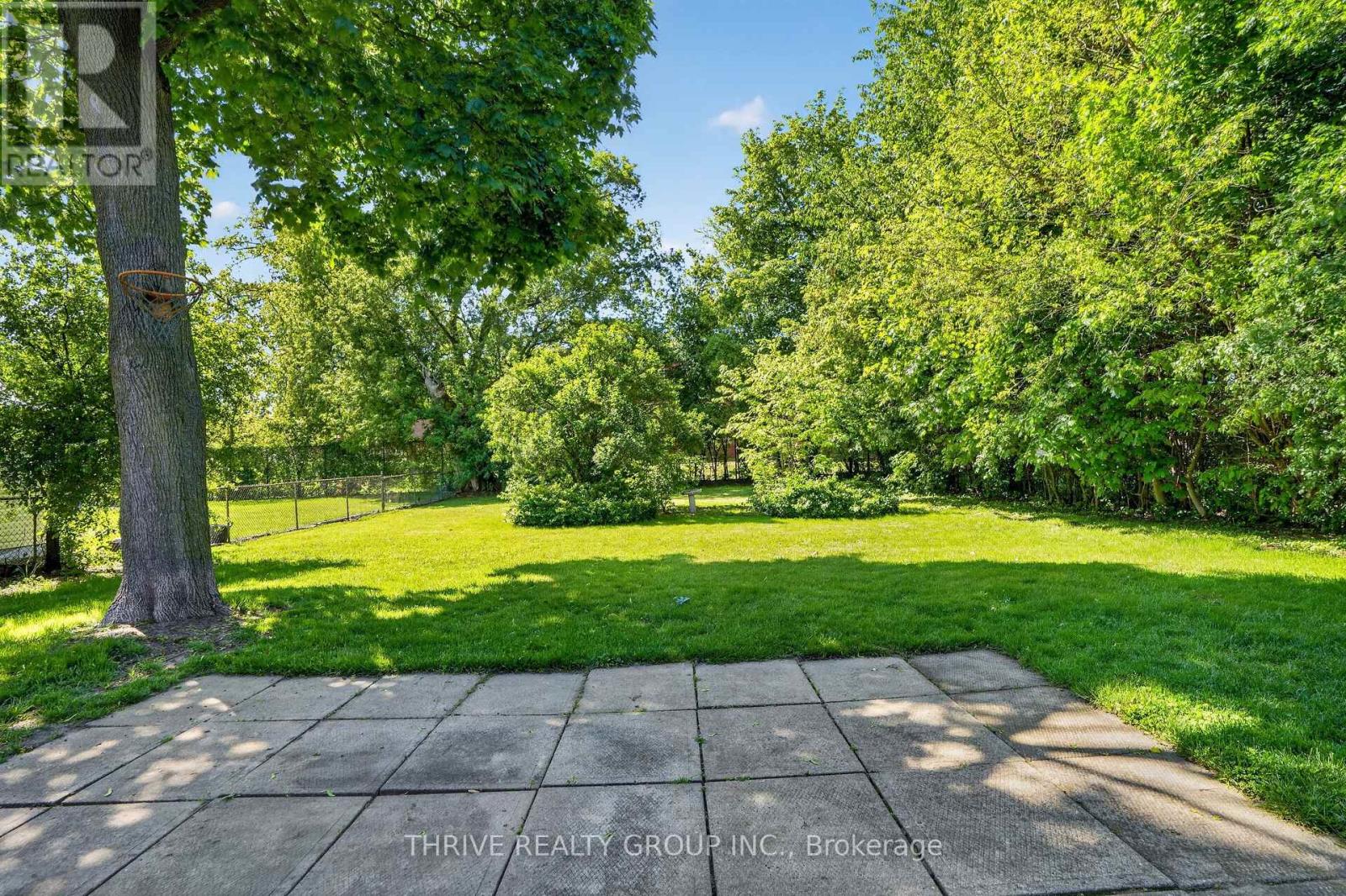 693 KIPPS LANE - 32