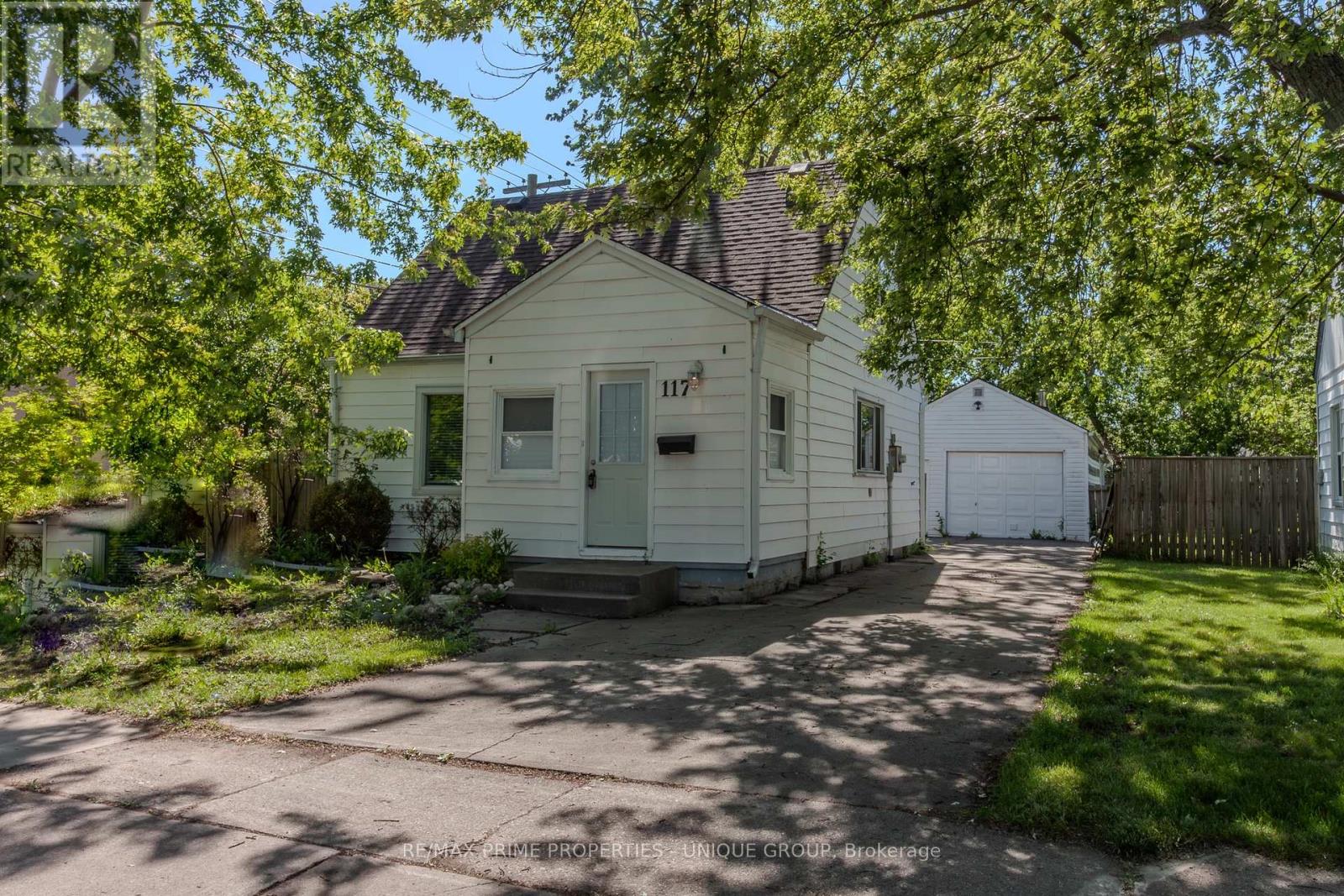 117 WALNUT AVENUE S