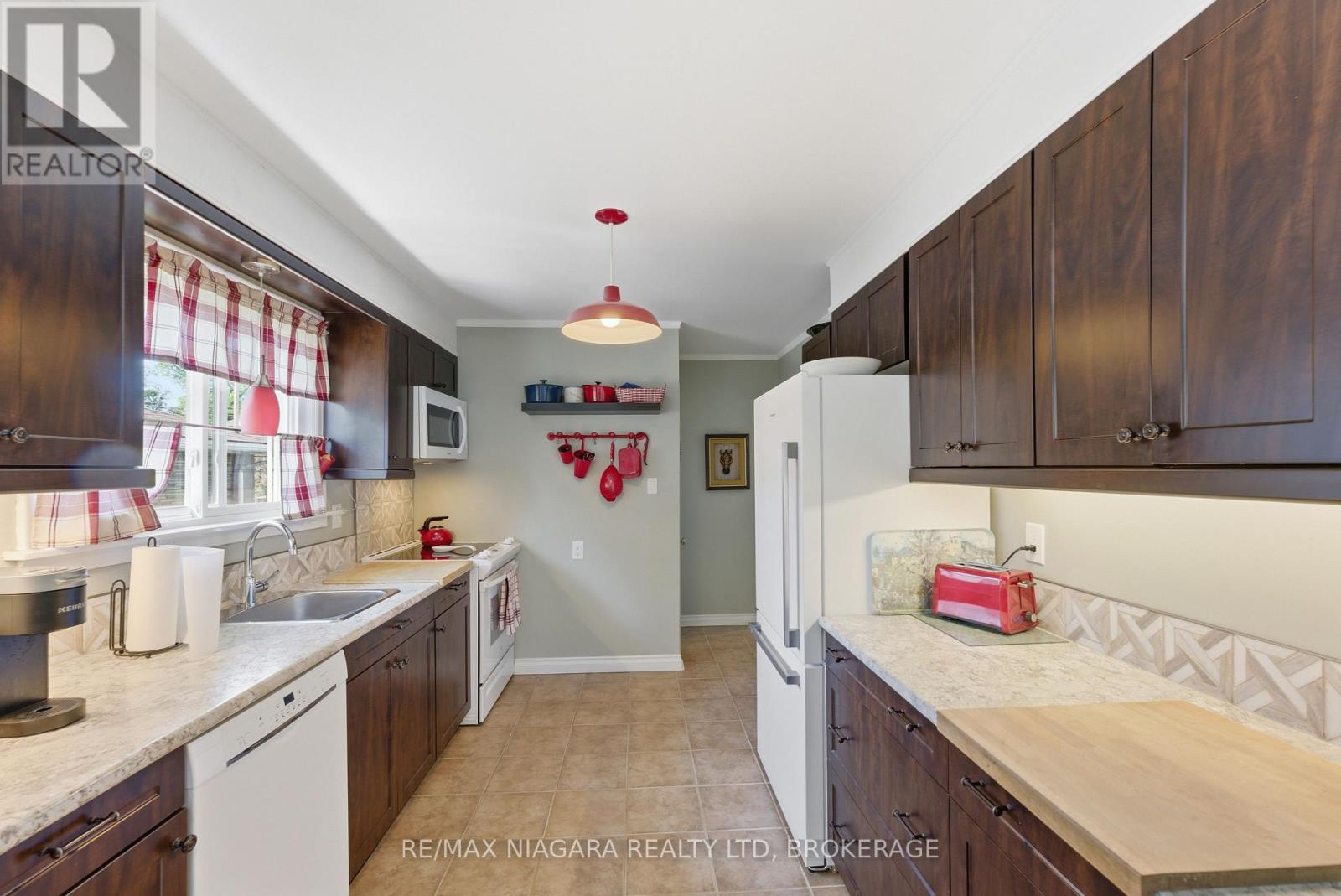 3169 FRANCES AVENUE - 10