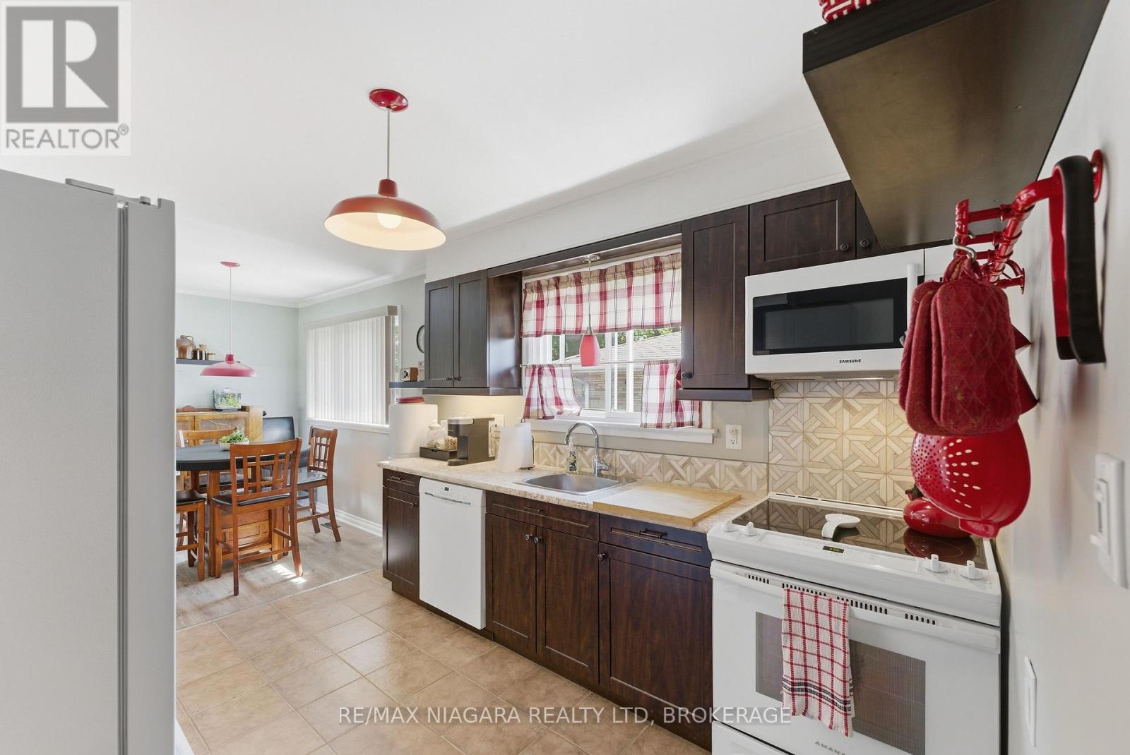 3169 FRANCES AVENUE - 12