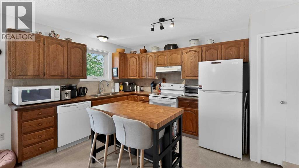 77 Iroquois Crescent W - 11
