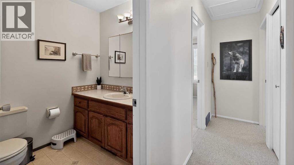 77 Iroquois Crescent W - 16